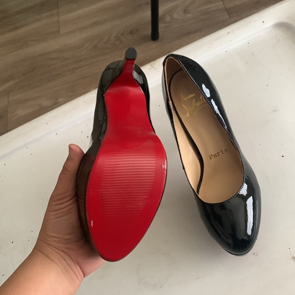 Red bottoms - Picture 3 of 3